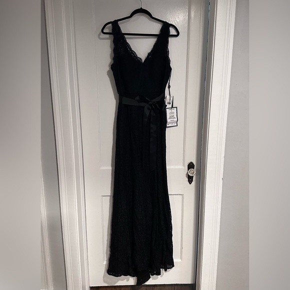 NWT ADRIANNA PAPELL Black Lace Gown - Picture 4 of 6